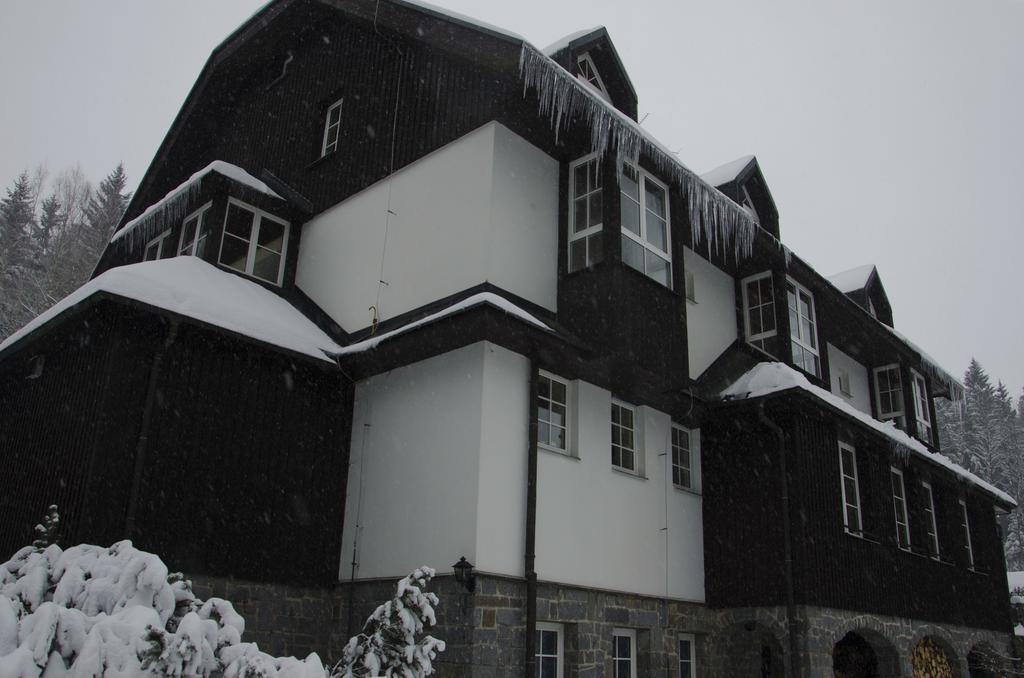 Hotel Konsel Říčky المظهر الخارجي الصورة